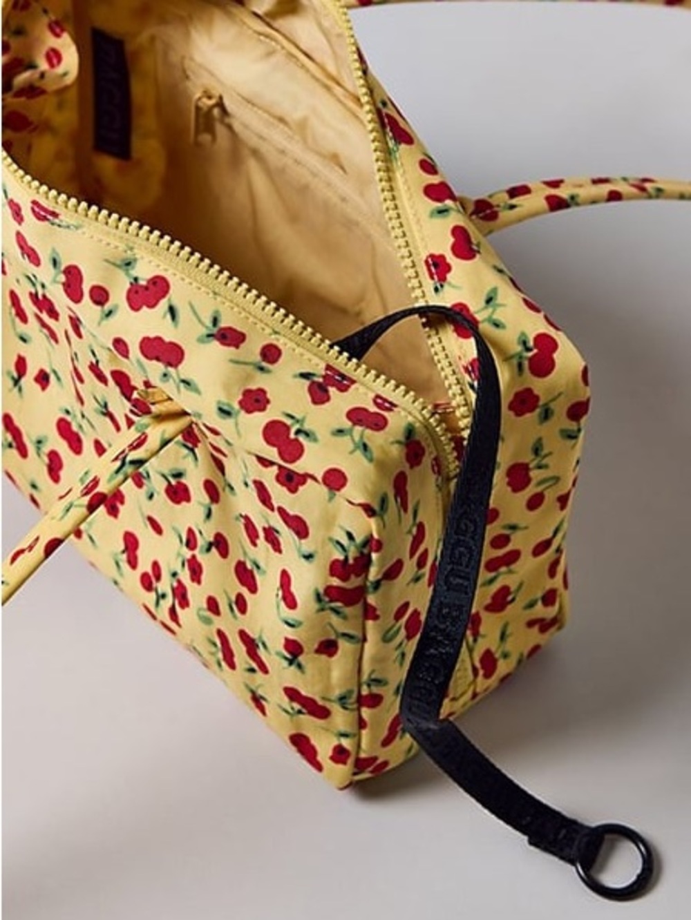 BAGGU Nylon Bowler Bag Cherry Land Shoulder Bag - Picture 3 of 6